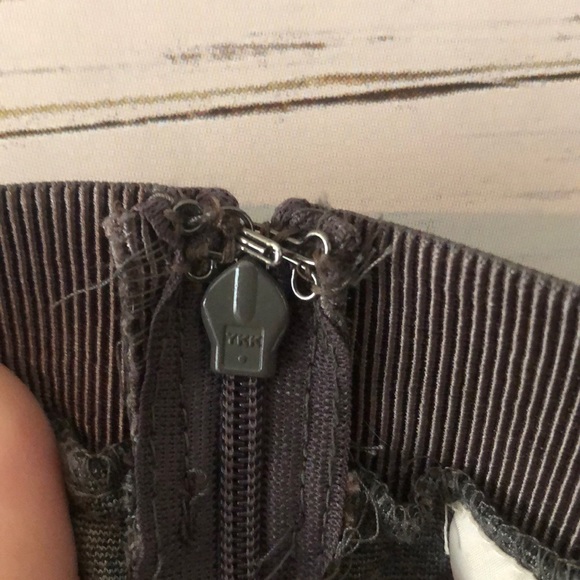 Ann Taylor Lace Overlay Brown / Gray Loft Pencil Skirt - Size 4 - Picture 10 of 11